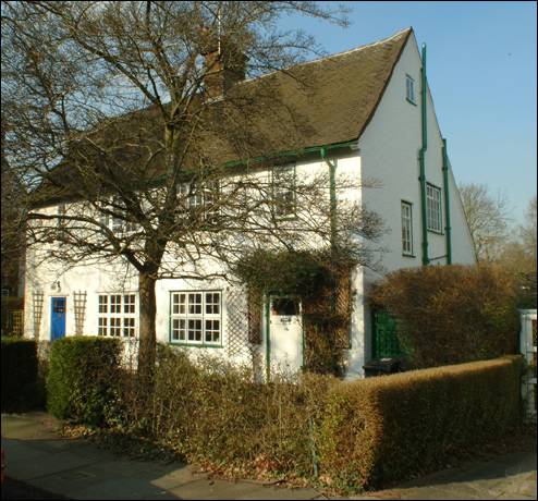 047 Oakwood Road